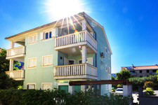 Sehr sch�nes Appartement mit Terrasse in Strandn�he Baska Insel Krk Kroatien Internet Klimaanlage Waschmaschine Geschirrsp�ler